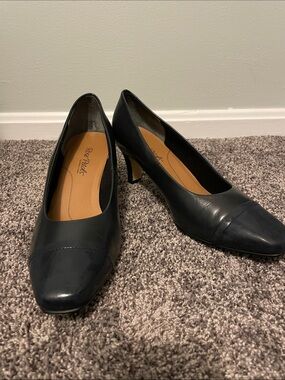 Walking Cradles Black Leather Mid Heel Pumps